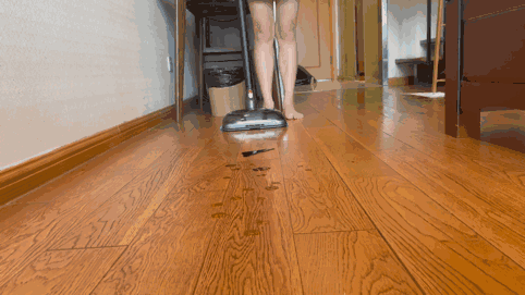 地上的 番茄酱 耗油可以拖