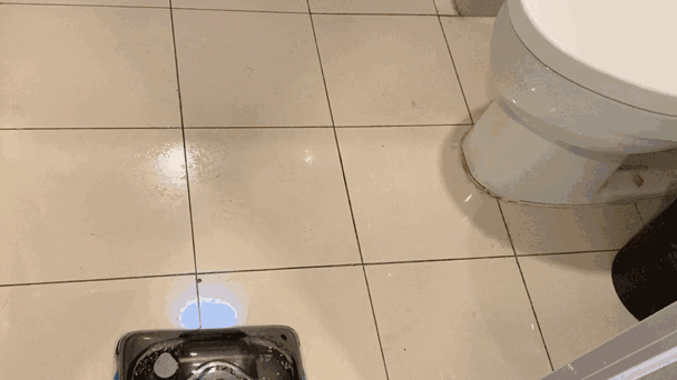 拖卫生间的地  不弯腰 速度快