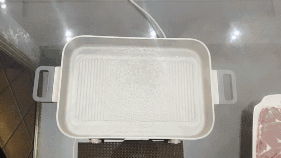 烧开水 中间冒泡热，两边不冒泡