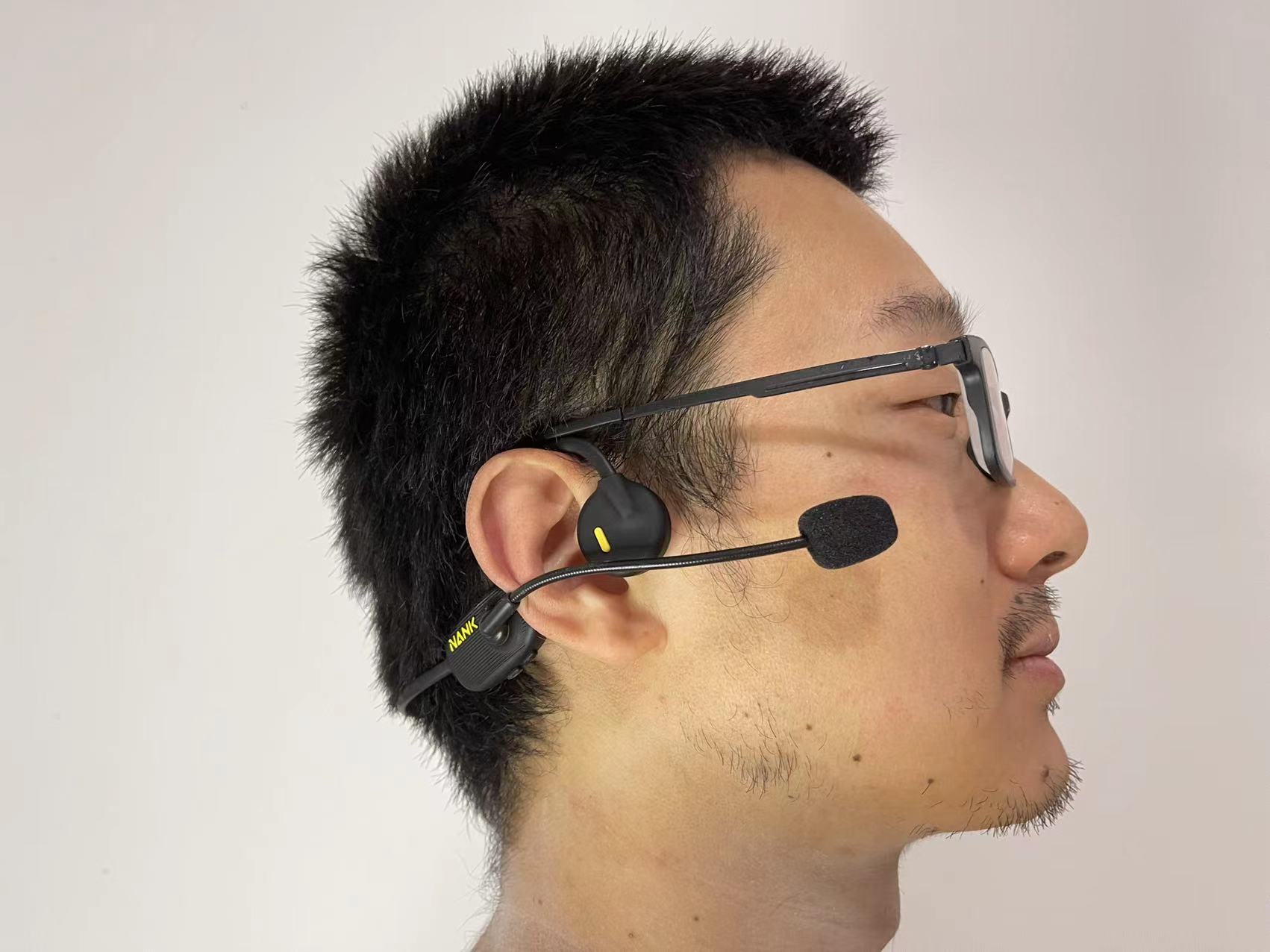 南卡Runner Comm骨传导蓝牙耳机：搭配麦克风，提升通话效率