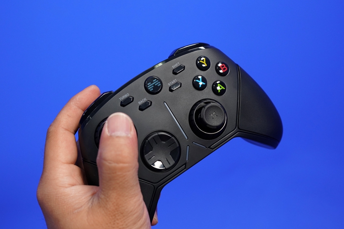 北通阿修罗3S游戏手柄：触控升级，全能游戏利器推荐