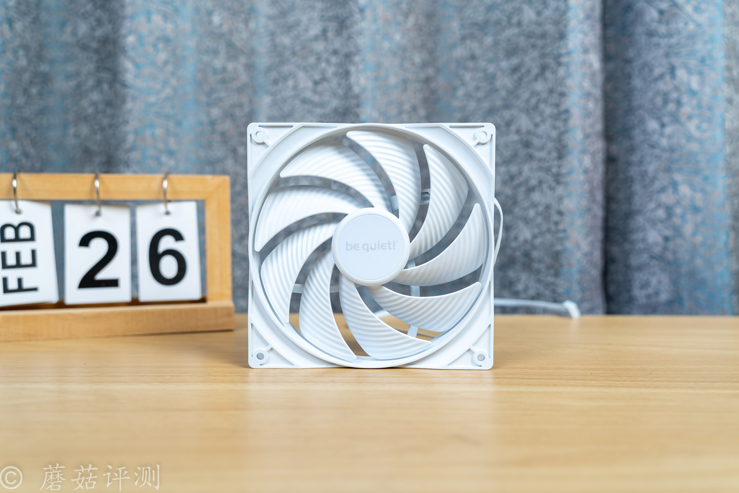 散热效果更优秀，运行表现更安静，德商德静界PURE WINGS 3 140mm PWM白色高速版风扇 评测