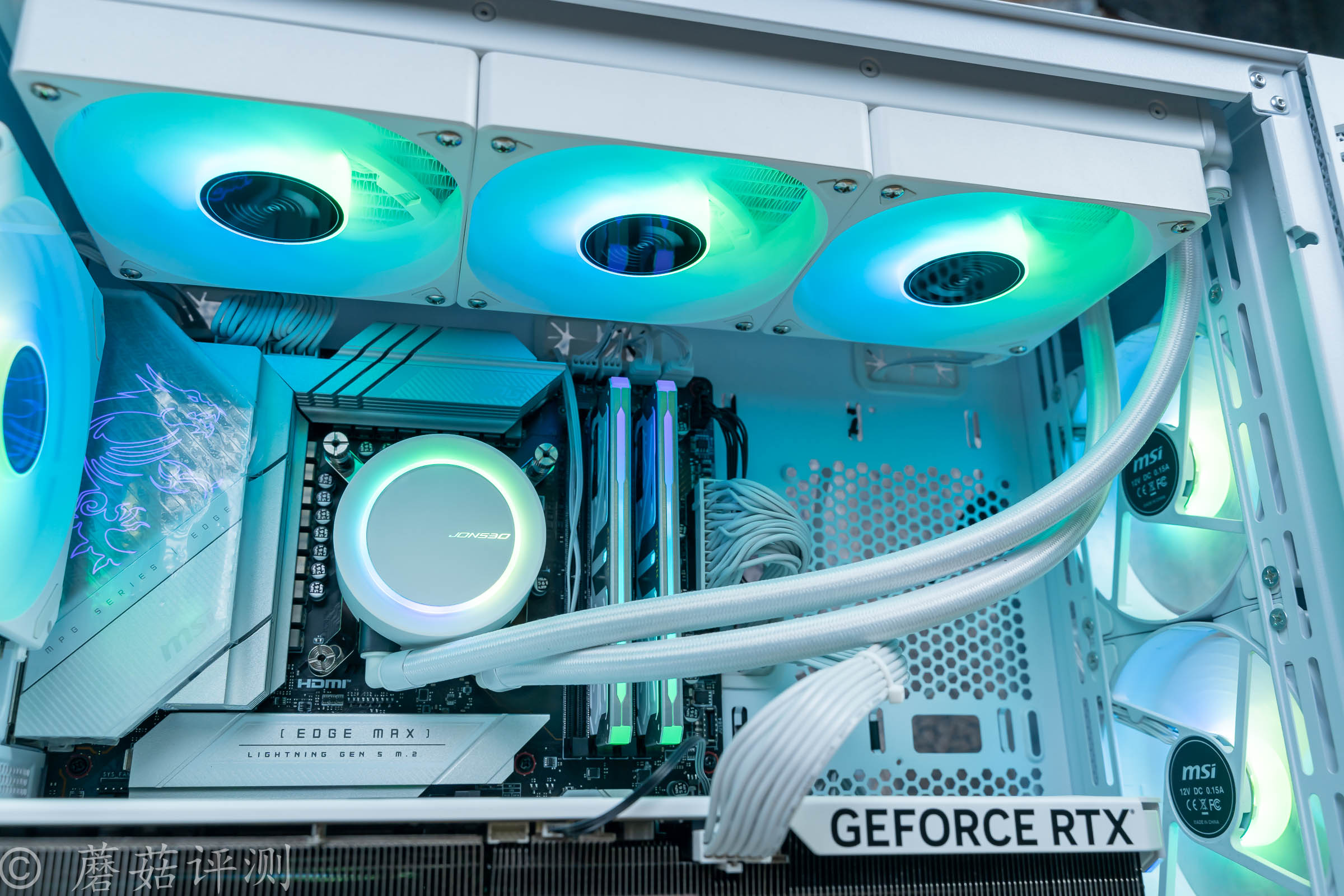 同价位白色水冷颜值无出其右，散热效果也非常不错，乔思伯TG360一体式水冷白色版 评测